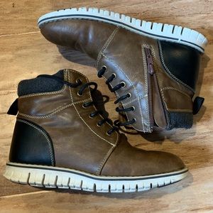 Steve Madden Blynx Youth Boot size 5